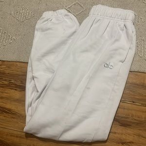 Alo white Accolade sweatpants